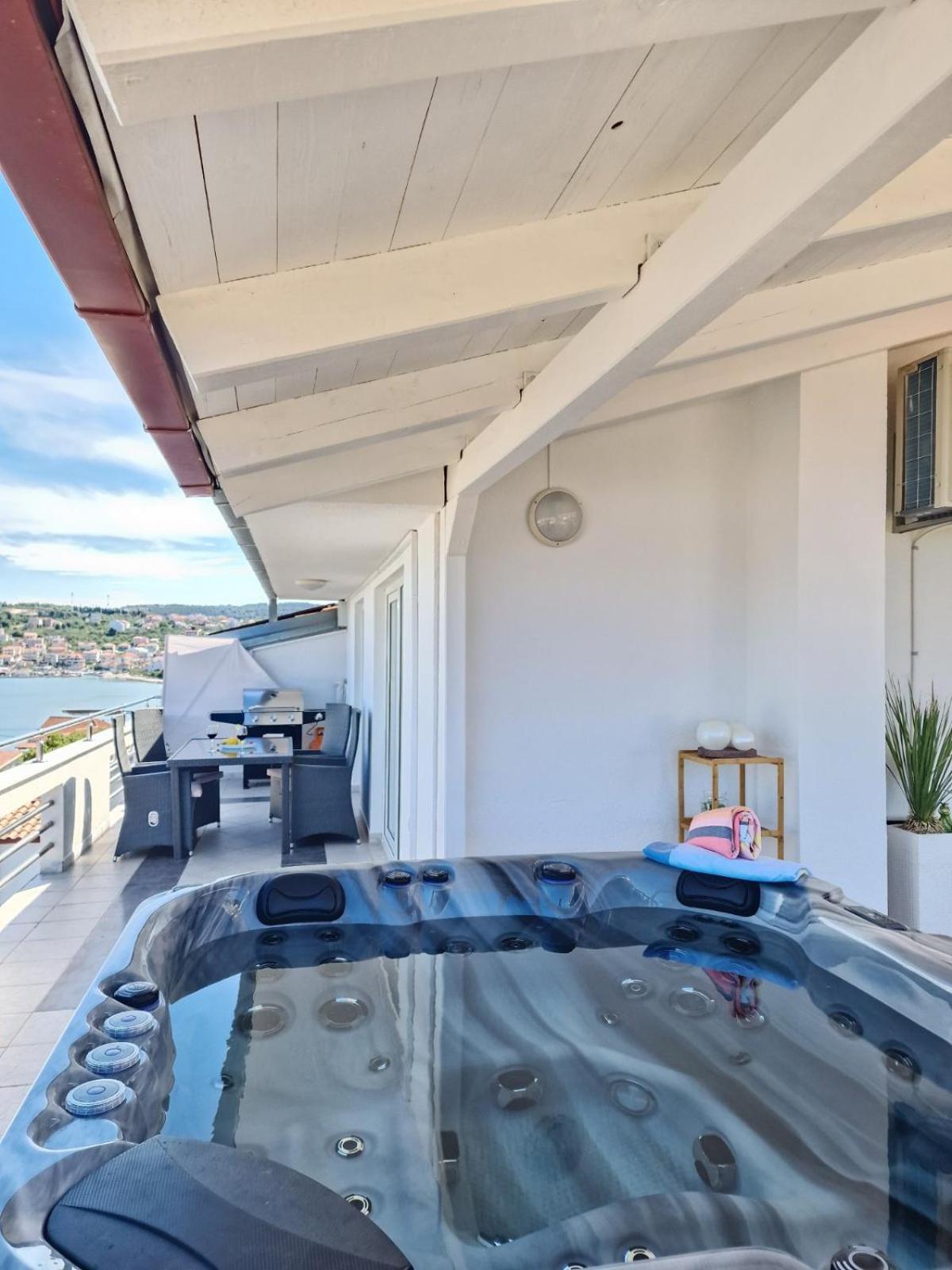 Luxury Apartments Silva With Sea View Okrug Gornji Ngoại thất bức ảnh