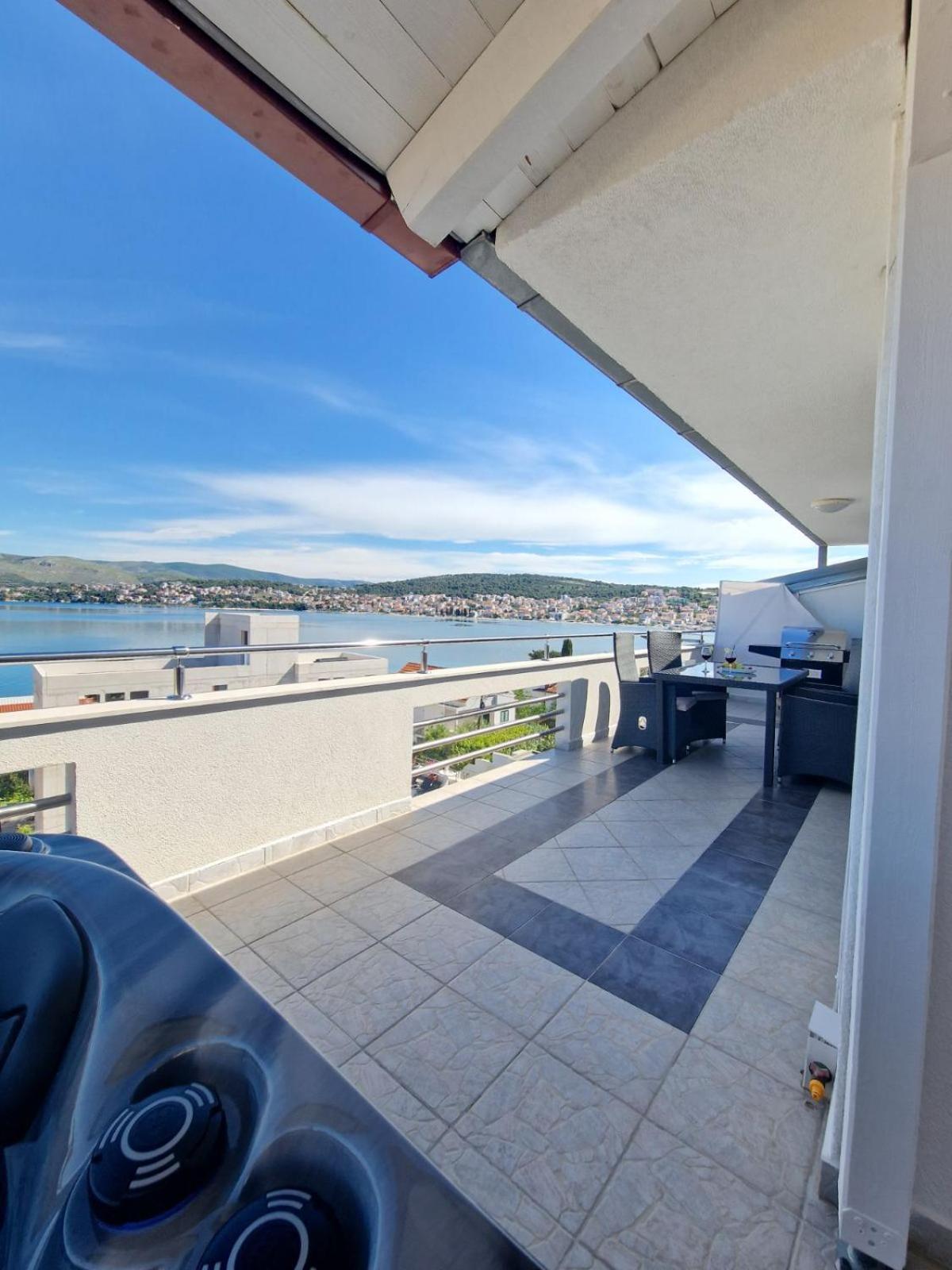 Luxury Apartments Silva With Sea View Okrug Gornji Ngoại thất bức ảnh