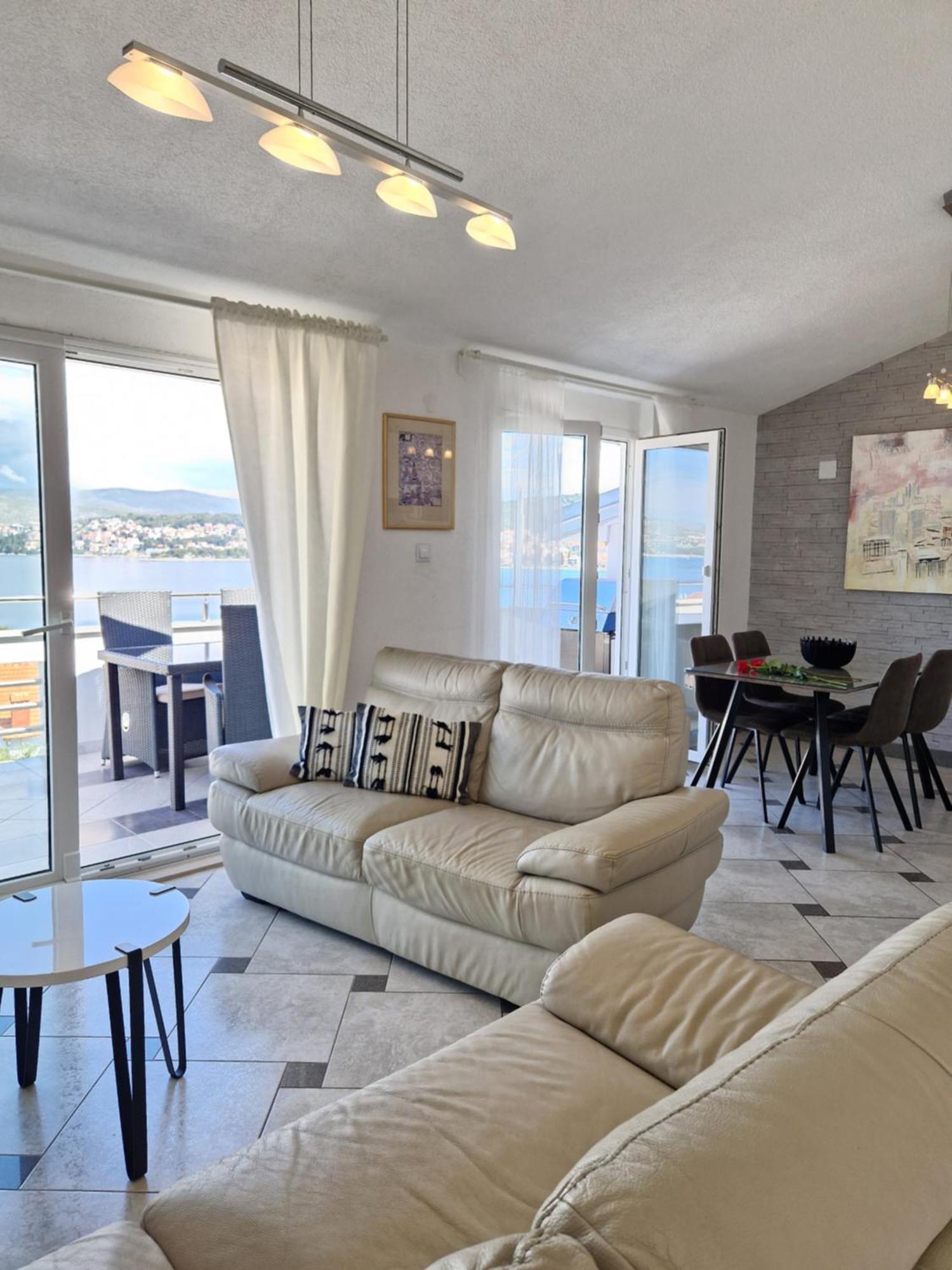 Luxury Apartments Silva With Sea View Okrug Gornji Phòng bức ảnh